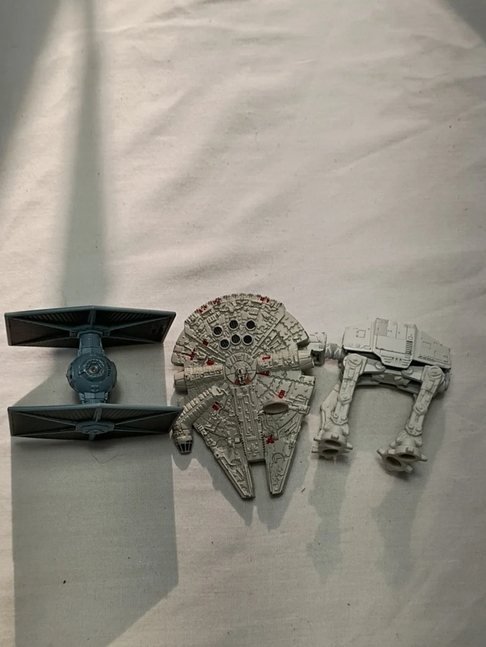 EUC Star Wars Lucas Film Figurines Millennium Falcon Tie Fighter At At Walker